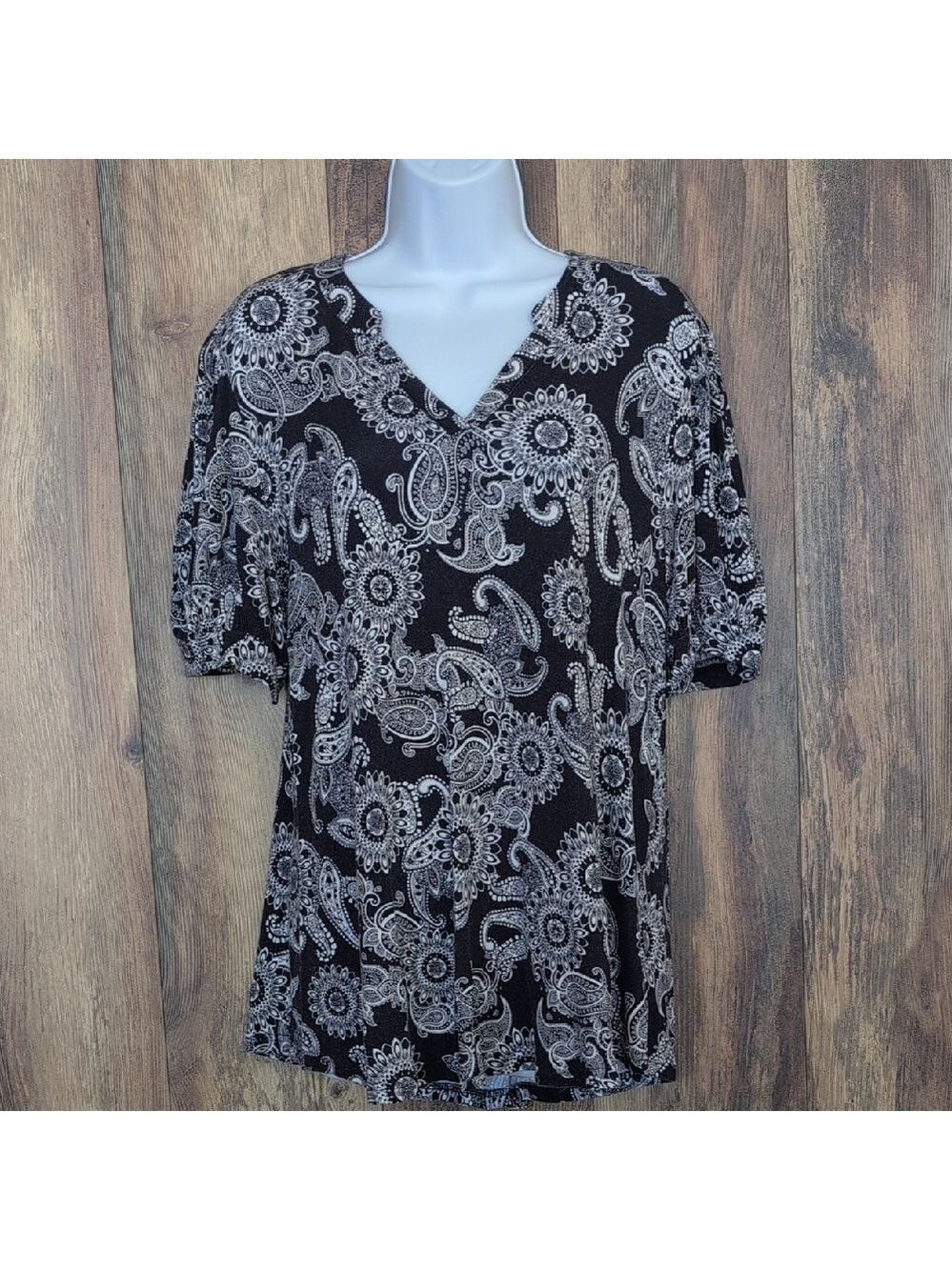 Anyally Navy/White Paisley V-Neck Blouse L V144
